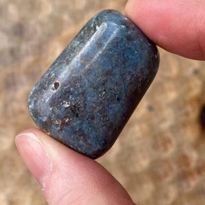 KYANITE TUMBLE India 30 grams