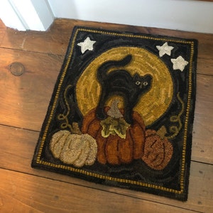 HARVEST CAT - Rug Hooking Pattern Designed by Therese Shick