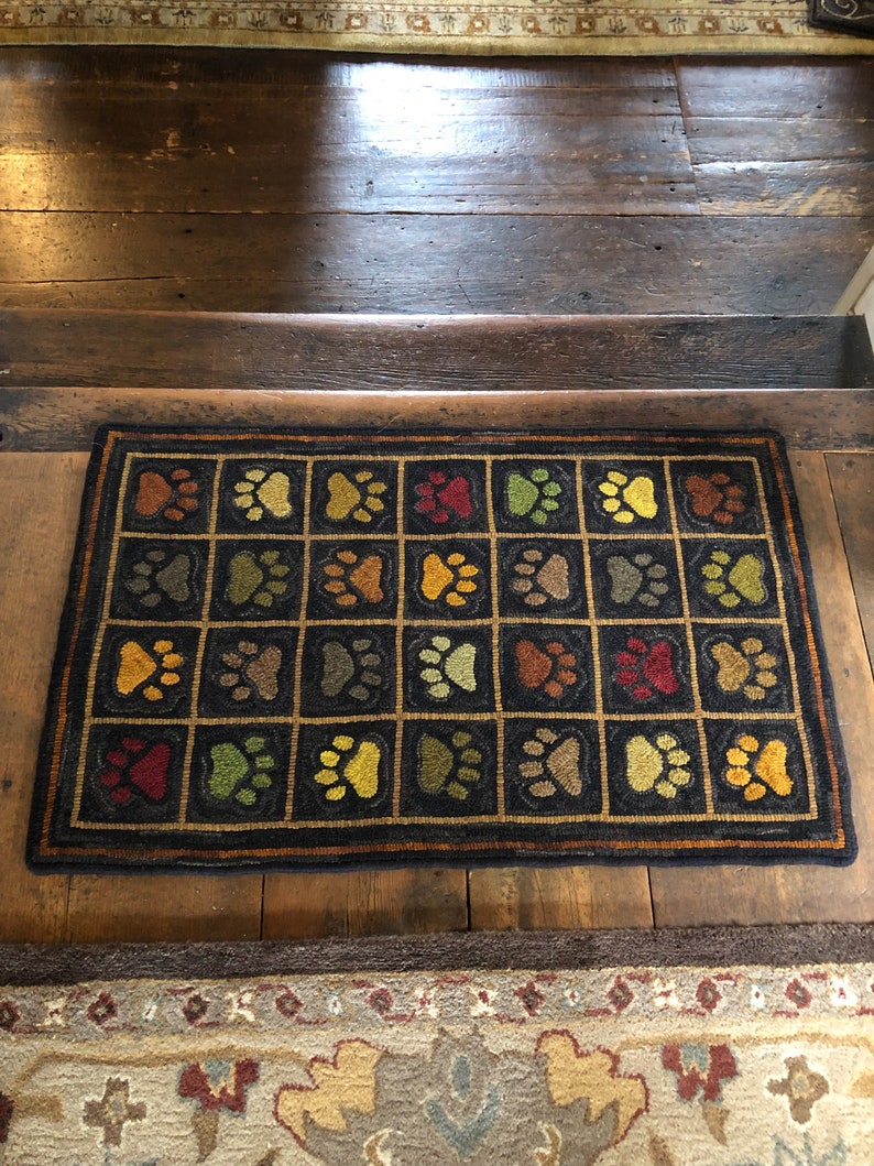 Paw Rug Pattern PAW PRINTS - Rug Hooking Pattern Designed by Therese Shick - Etsy