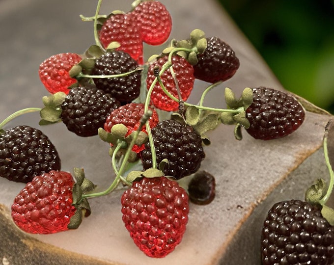 Bag of 14 Assorted Faux Raspberries