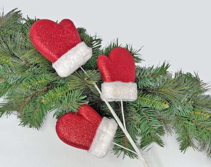 Glittered Christmas Mitten Spray with Fur Cuffs, 28"