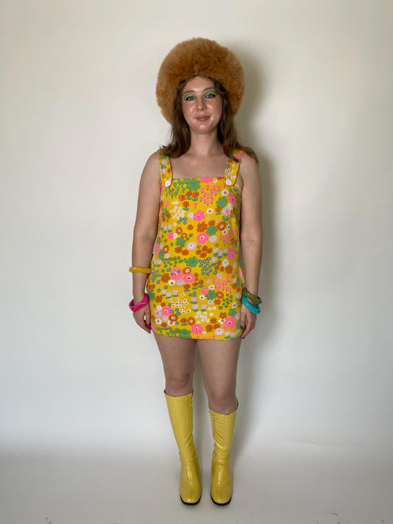 pinafore dress yellow Vintage 60s 70s Multicolored Flower Print Dress- Fits Size XS, Possibly S Neck Pinafore Midi Wrap Dress with usable pockets Lulu Tween Pinafore