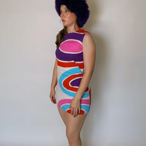 Vintage jaren 60 &#39;Malia Honolulu&#39;-minijurk met psychedelische cirkelprint - past maat XS-S