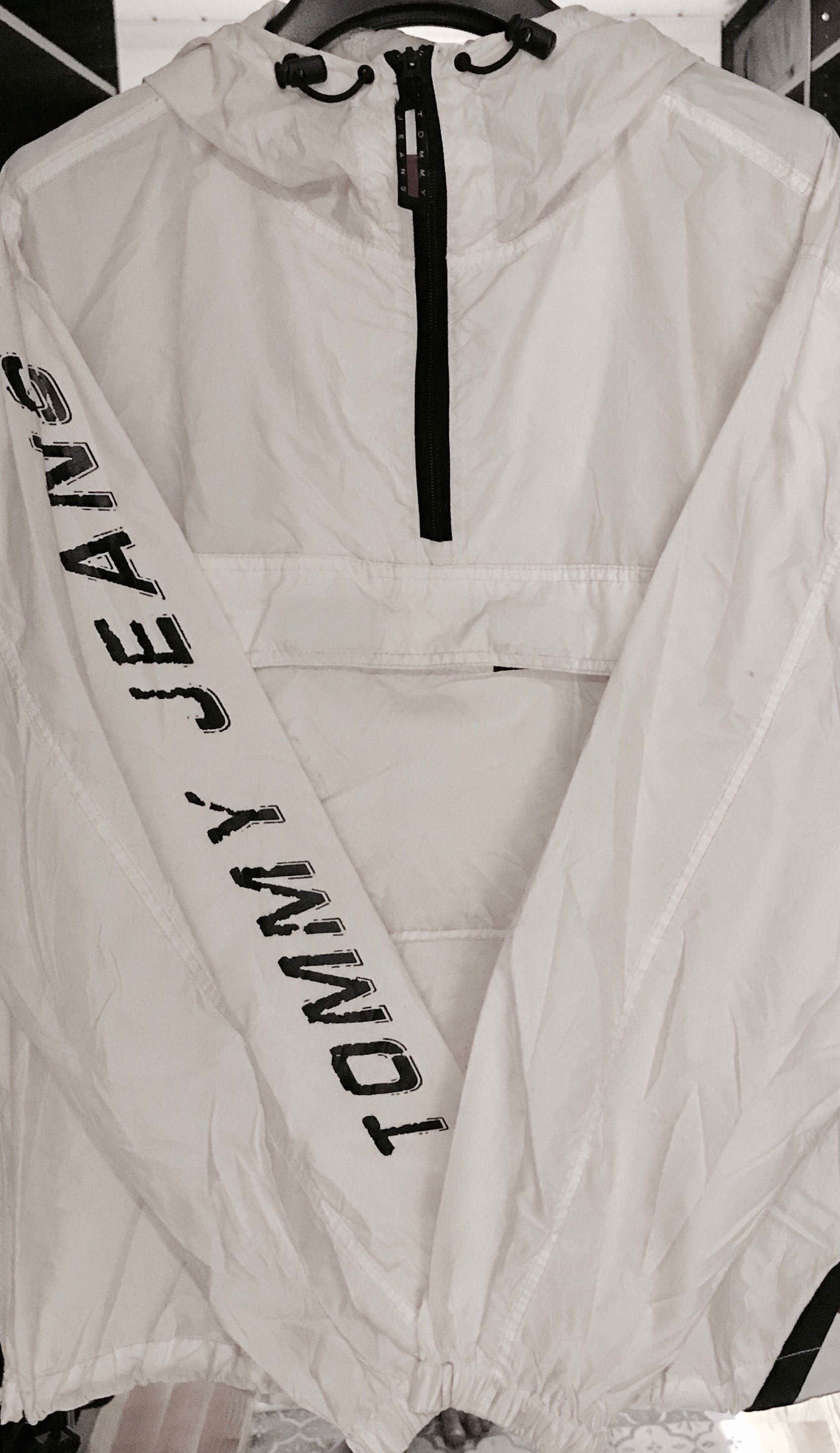 tommy jeans windbreaker white