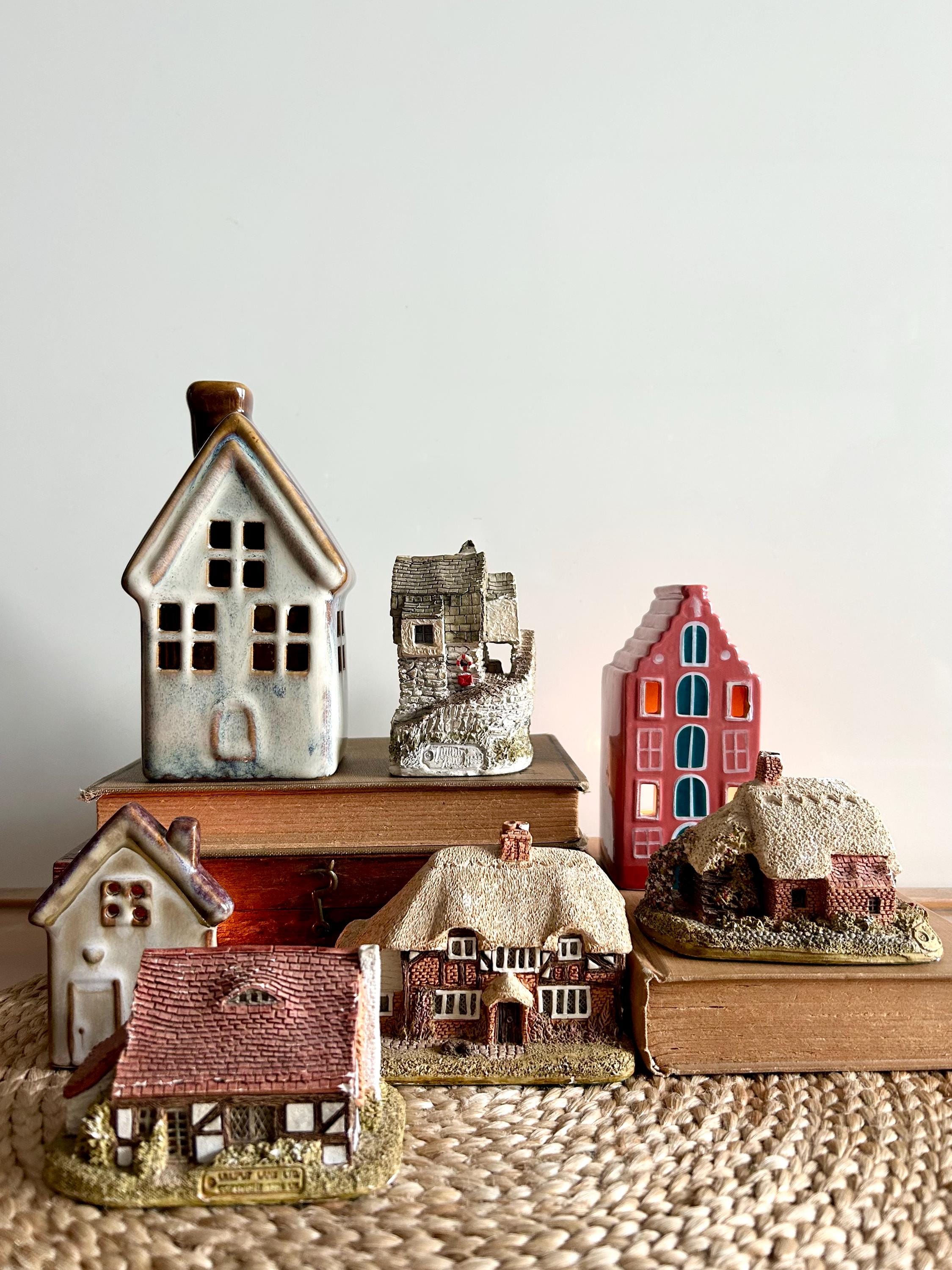 Vintage Ceramic Lilliput Lane Springbank Home Figurine/made in