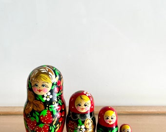 Vintage Babushka Wood Nesting Dolls/Five Handpainted Black and Red Matryoshka Wooden Doll Figurines/Set of 5 Black &Red  Miniature Dolls