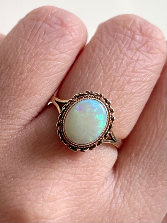Fiery 9ct Yellow Gold Opal Ring US size 7.5/ Natur