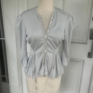 Dove gray 2000&#39;s Biba style button-down blouse
