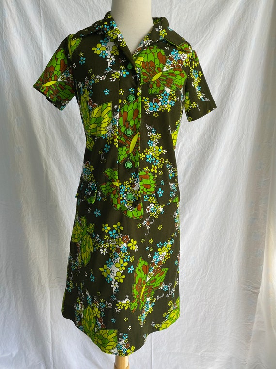 Amazing 1970’s bright green floral patterned smock