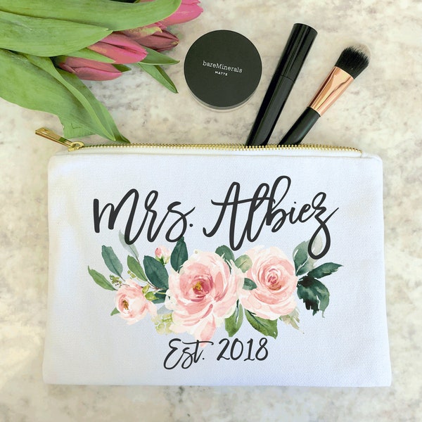 Mrs. Cosmetic Bag.Wedding Day Gift.Gift For Bride.Bride Cosmetic Bag.Customized Cosmetic Bag.Engagment Gift.Customized Gift For Bride