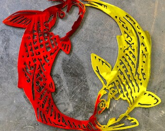 Arte en metal de peces koi (30 cm) / Arte mural en metal / Decoración zen para el hogar o el patio / Regalo para amantes de los estanques / Hecho a mano en EE. UU.