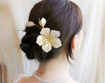 Flower hair comb, wedding hair comb, bridesmaid jewelry, bridal jewelry, bridal hair piece