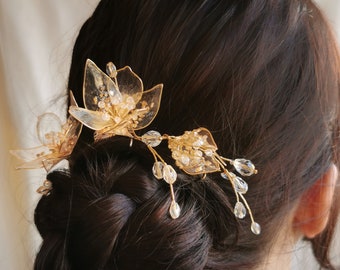 Beautiful flower hair comb, elegant wedding hair comb, bridesmaid jewelry, bridal jewelry, bridal hair piece