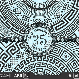 Può includere: Un set di 35 cornici rotonde con ornamenti greci in bianco e nero. Le cornici sono su uno sfondo blu chiaro con una texture di marmo bianco. Il testo "Greek Ornament 35 Round Frames" è in un cerchio al centro dell'immagine.