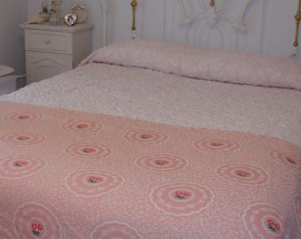 beautiful vintage pink rose coverlet shabby pink roses bedspread coverlet blanket