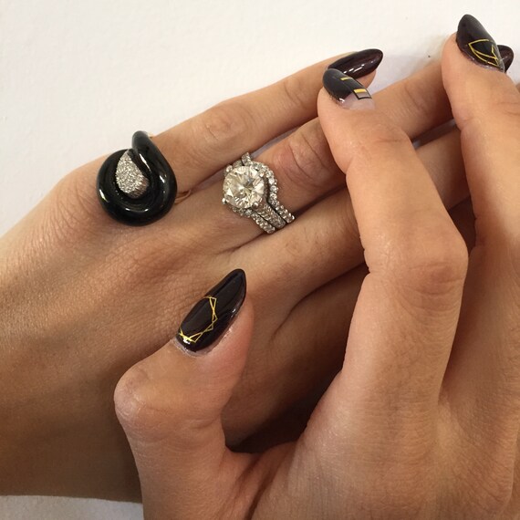 A vintage black enamel, diamond and gold cocktail… - image 2