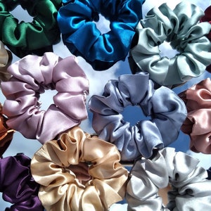 100% Mulberry Silk scrunchie - 22 momme Mulberry silk - REGULAR SIZE