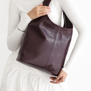 Sac fourre-tout en cuir bordeaux - Un sac tendance indispensable pour femme