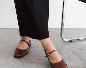 Brown Leather Mary Janes Shoes: Trendy Flats With