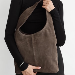 Trendy Suede Handbag - Stylish Crossbody Bag for Her