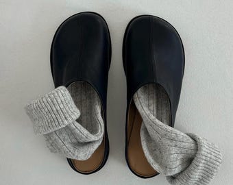 ブラックレザーのベアフットクロッグ - ラウンドトゥのカジュアルレザーシューズ