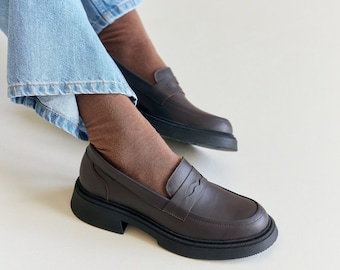 Braune Penny Loafers für Frauen - schicke und bequeme Schuhe