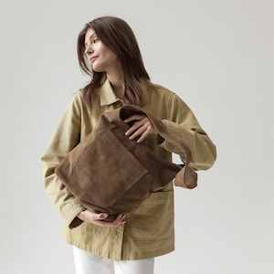 Stylish Suede Totebag - A Must-Have Everyday Bag for Women