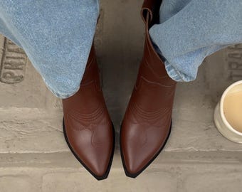 Handcrafted Women's Cowboy Boots - Stylish Western Footwear