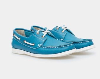 Men's Boat Shoes: Step up Your Style with Classic Leather Moccasins