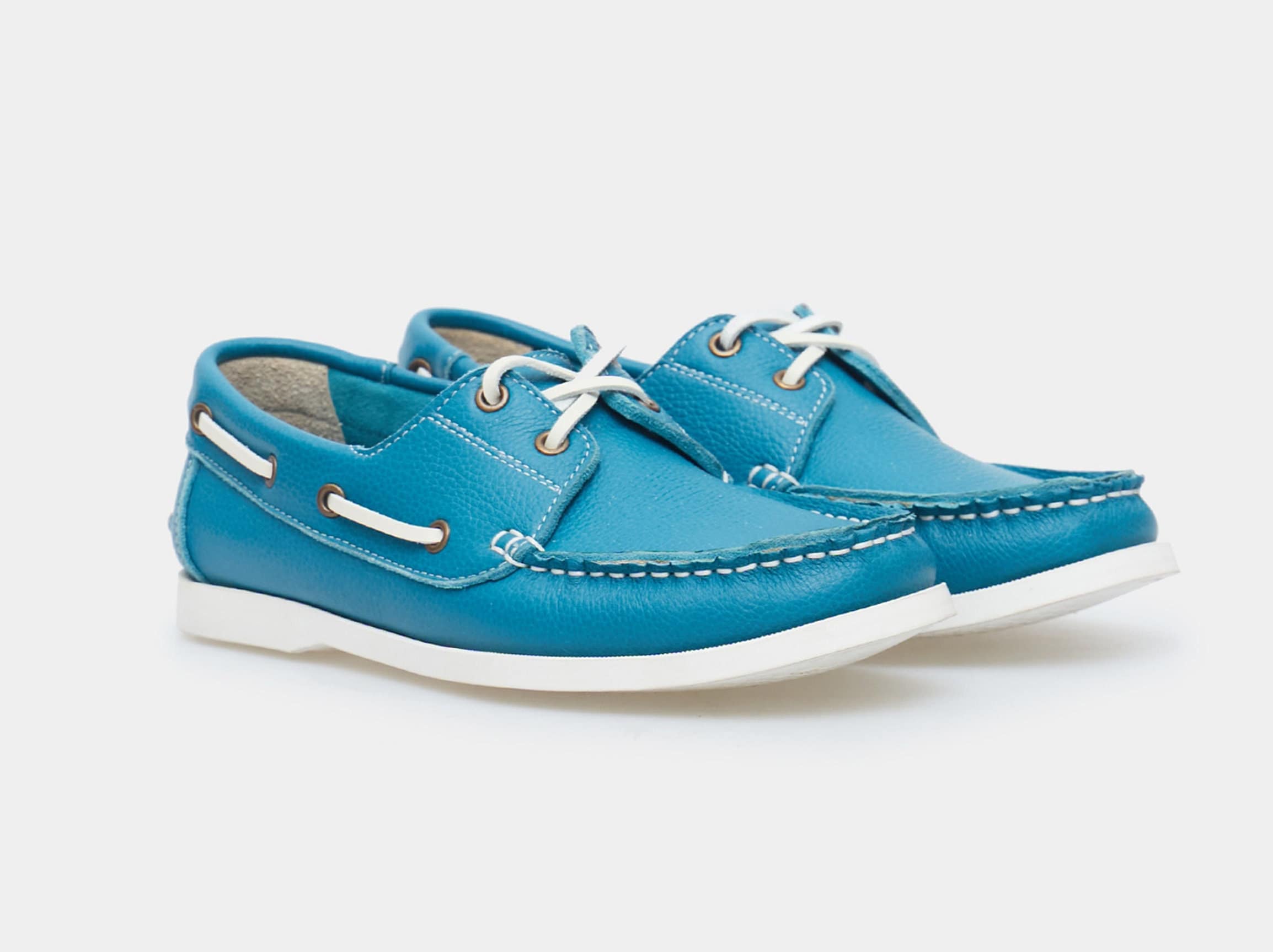 Boat Shoes: Step up Your Style with Classic Leather Moccasins
