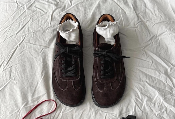 Stylish Suede Barefoot Sneakers: Wide Toe Box Minimalist Shoes