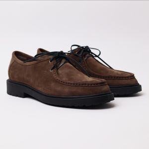 Handcrafted Suede Men&#39;s Shoes for Stylish Gentlemen