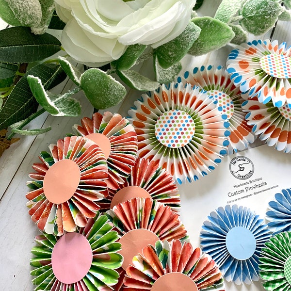 Éventails en papier / Éventails / Rosaces pour la réservation de déchets / Moulins à vent / Matériaux pour la fabrication de cartes / Décorations / Rosaces en papier