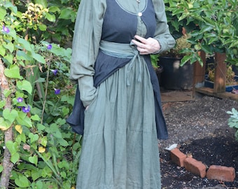 Hobbity Autumn - Sage Green and Black Linen Combo