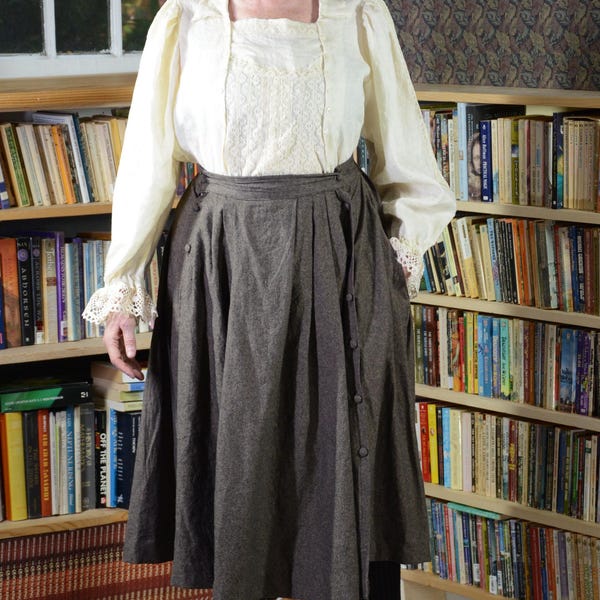Edwardianischer Leinen-Baumwollanzug mit Waffenstillstandsbluse aus Leinen