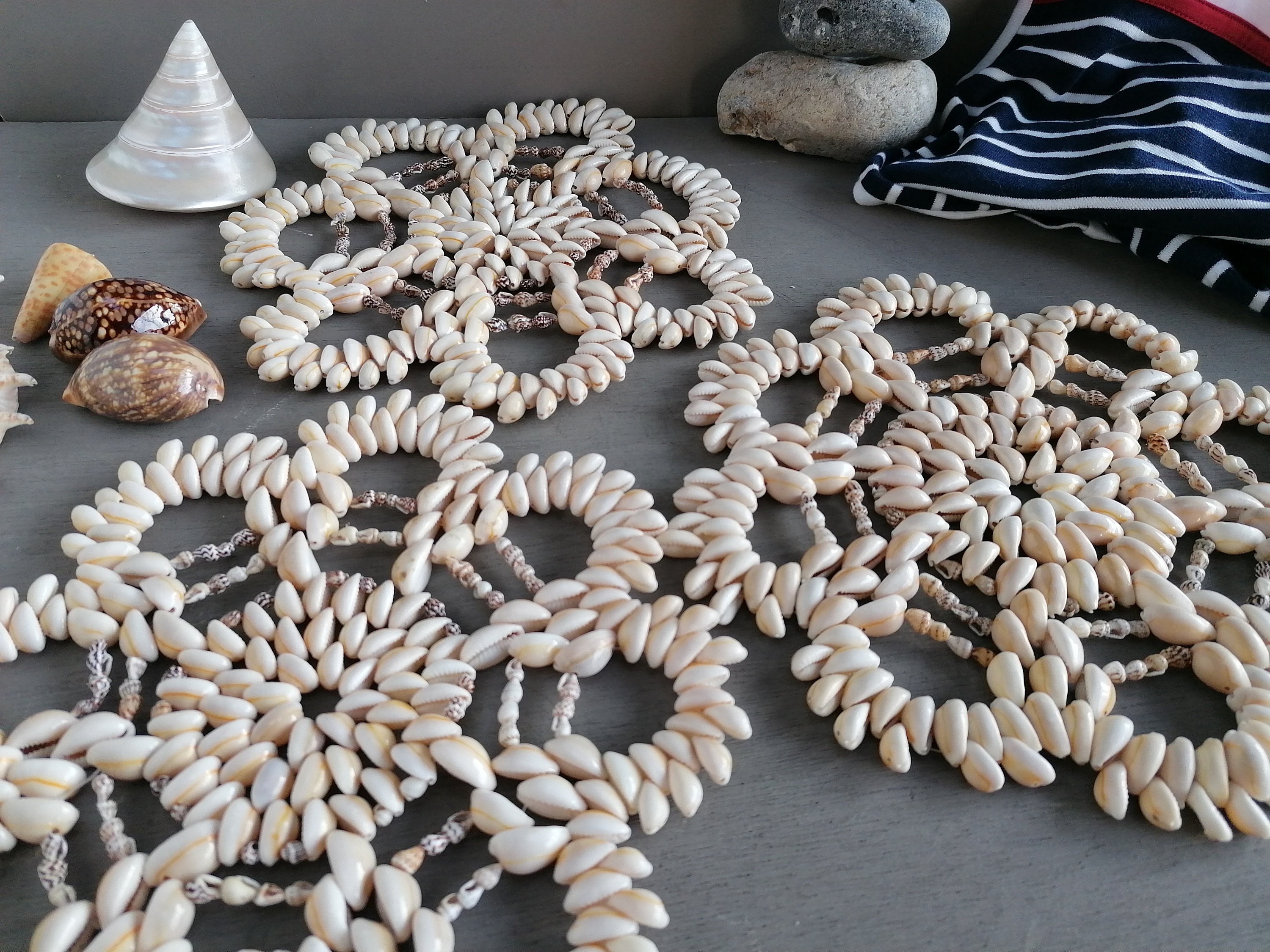 3 Napperons Décoratifs en Coquillages.très Jolis Objets Faits Main Dentelle de Coquillages.artisanat