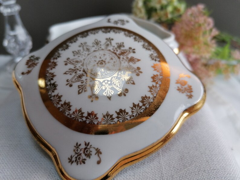 gold gold motifs antique porcelain 1950s Superb fine porcelain jewelry box Gold-gold Limoges porcelain box
