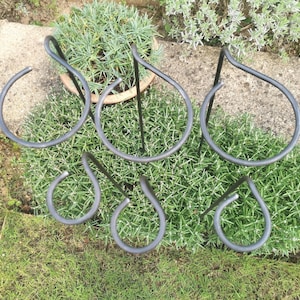 Plant Supports (5 x Naturally Rusting Loop-Supports) Made in UK from Solid 6mm Metal.