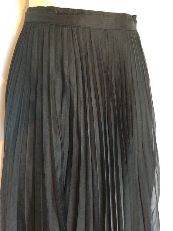 Vintage 1960s 1970s black pleated maxi skirt and … - image 8