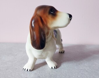 Vintage Dog Figurine - Large Basset Hound Figurine - Retro Decor & Interior - Kitsch Decor