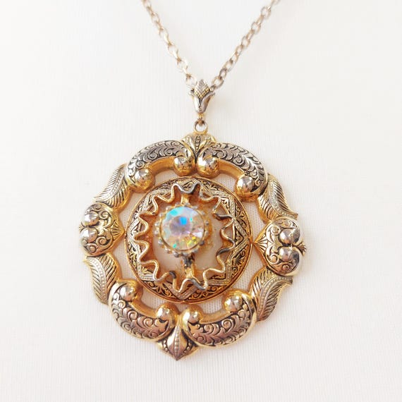 Vintage Mid-century long Necklace with a large Pendant - Ornate 1950-60’s pendant - Gold toned