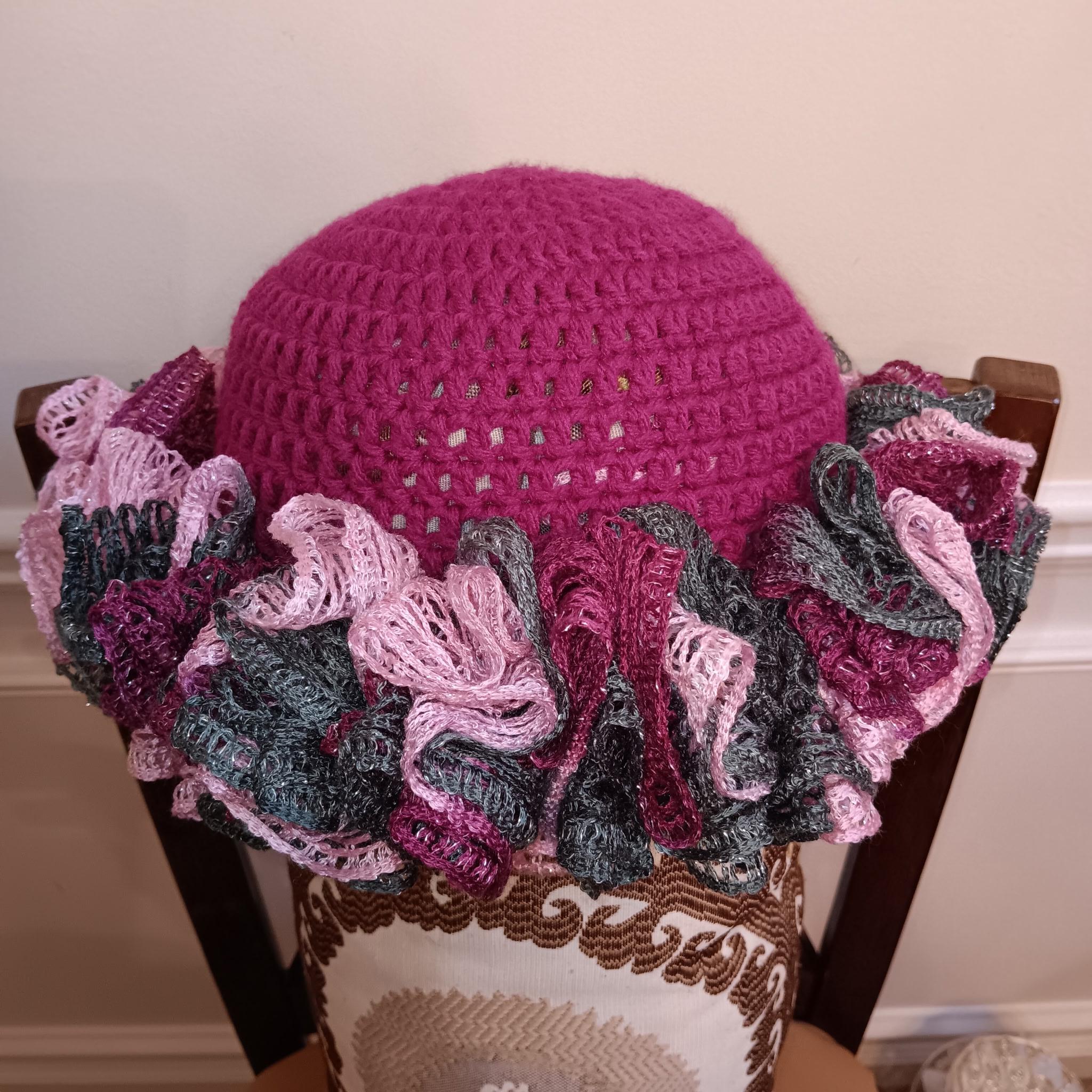 FINE AS  Wine ? CROCHET RUFFLE CROWN Grapey Goodness Wine Bag - Free Crochet Pattern on Moogly main image 4