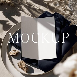 4x9 vikt bröllopsprogram mockup | Tidslinjekort mockup | Minimalistiskt brevpapper PSD | Coastal Double Meny