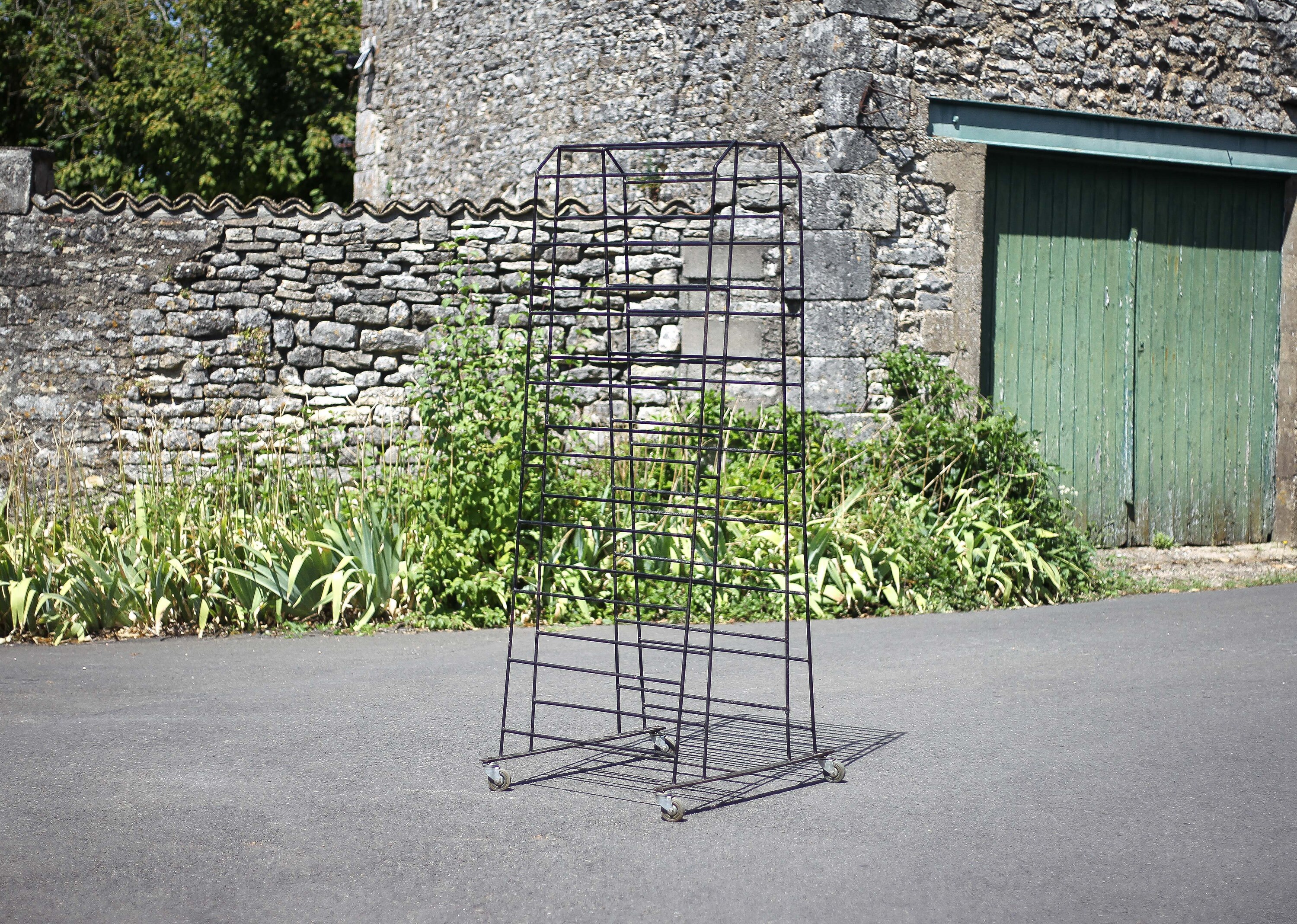 Portant à chaussures double métal sur roulettes vintage, rangement chaussures, dressing, déco