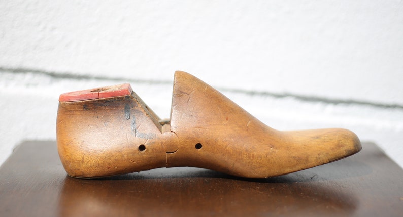 Vintage shoe tree, shoe shoemaker tool, wooden shoe shape, shoe mold, dressing room, decoration, wood shoe tree image 2