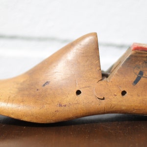 Vintage shoe tree, shoe shoemaker tool, wooden shoe shape, shoe mold, dressing room, decoration, wood shoe tree image 4