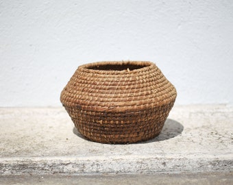 Panier ancien, bourgne paille et ronce, panier tressé, décoration intérieur, garde-manger, cache-pot, woven basket