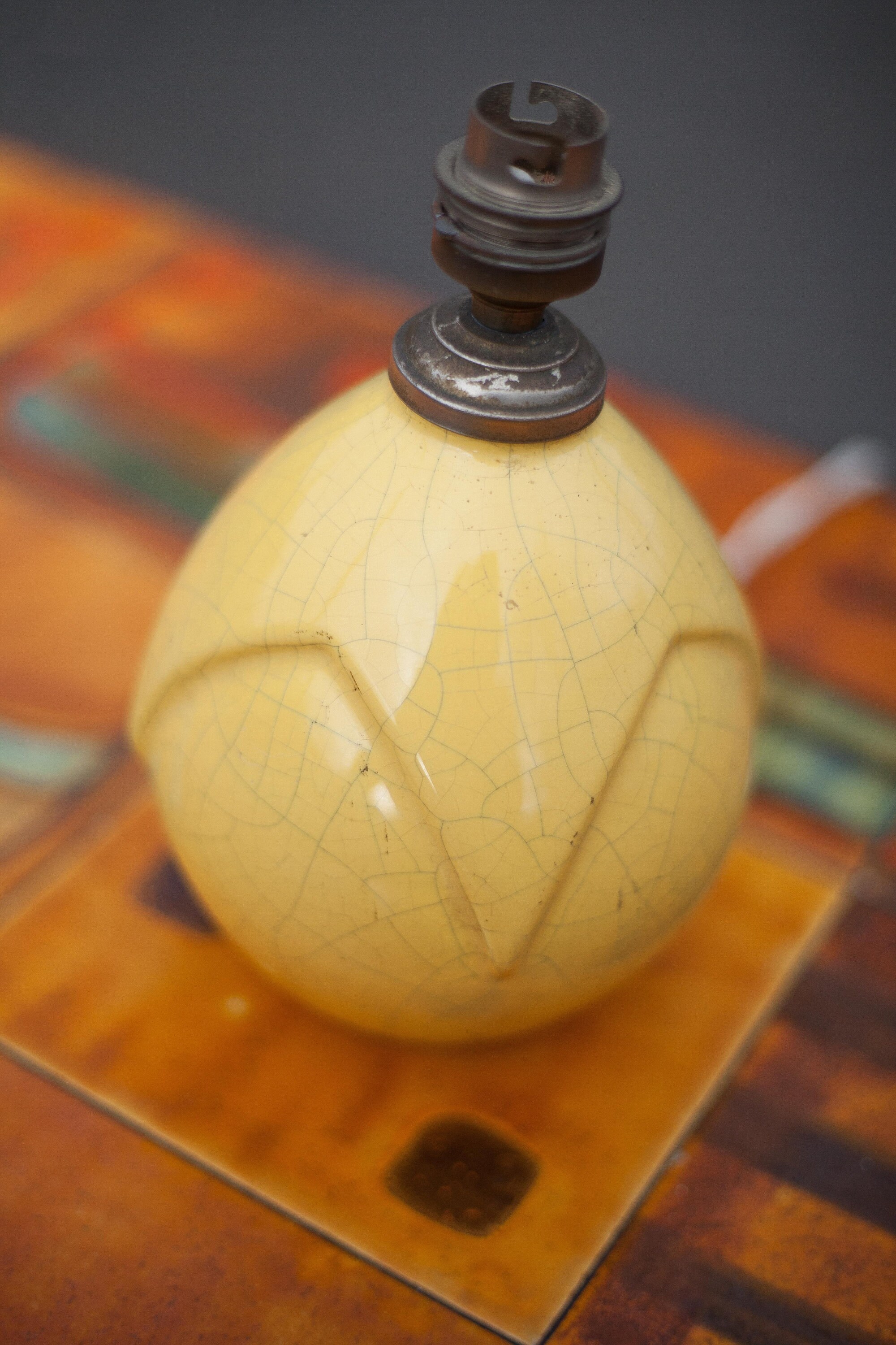 Lampe en céramique beige craquelée sur socle - Ethic Atelier