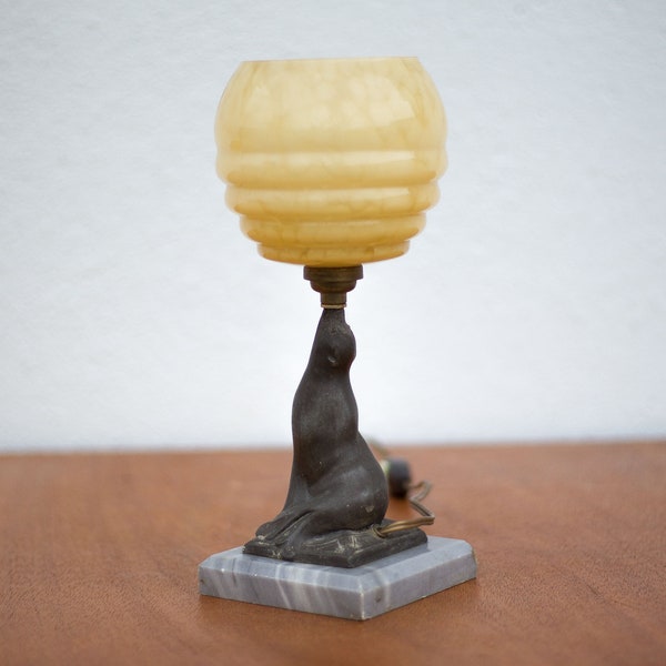 Lampe Art déco à poser, lampe de table, lampe otarie avec globe moucheté jaune en verre, lampe sur socle marbre, Art déco, 40's
