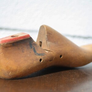 Vintage shoe tree, shoe shoemaker tool, wooden shoe shape, shoe mold, dressing room, decoration, wood shoe tree image 10